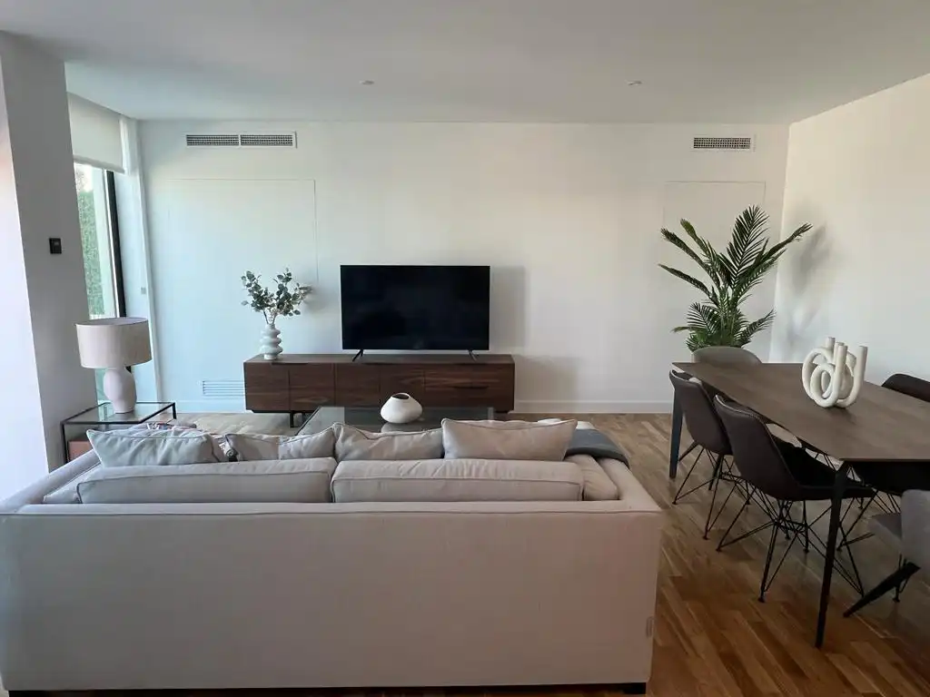 Wohnzimmer von Wohnung zur Miete in Málaga mit Klimaanlage, Heizung und Privatgarten