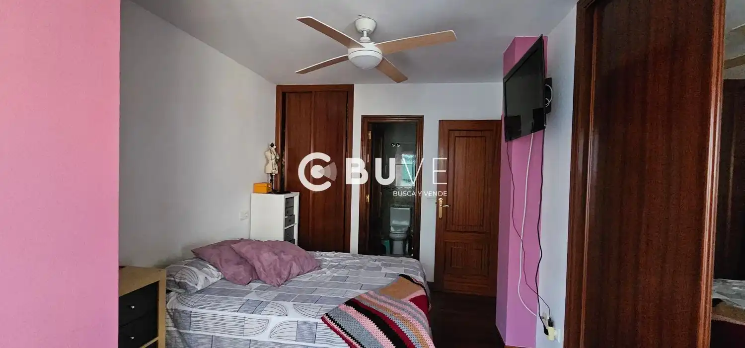 Habitación de Dúplex en venta en Teo con Calefacción, Trastero y Amueblado