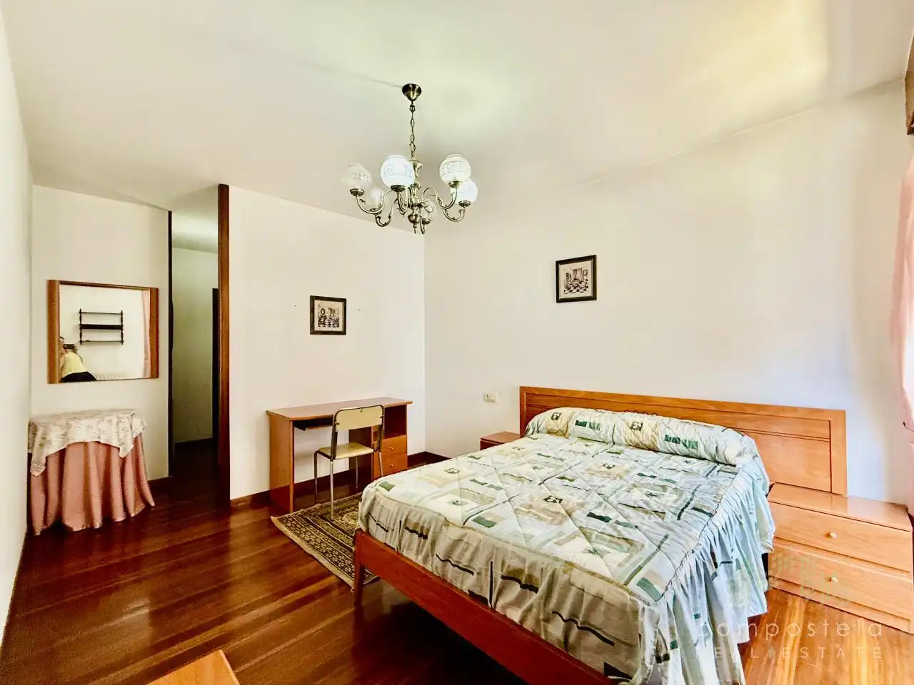 Habitación de Piso en venta en Santiago de Compostela  con Calefacción, Parquet y Trastero