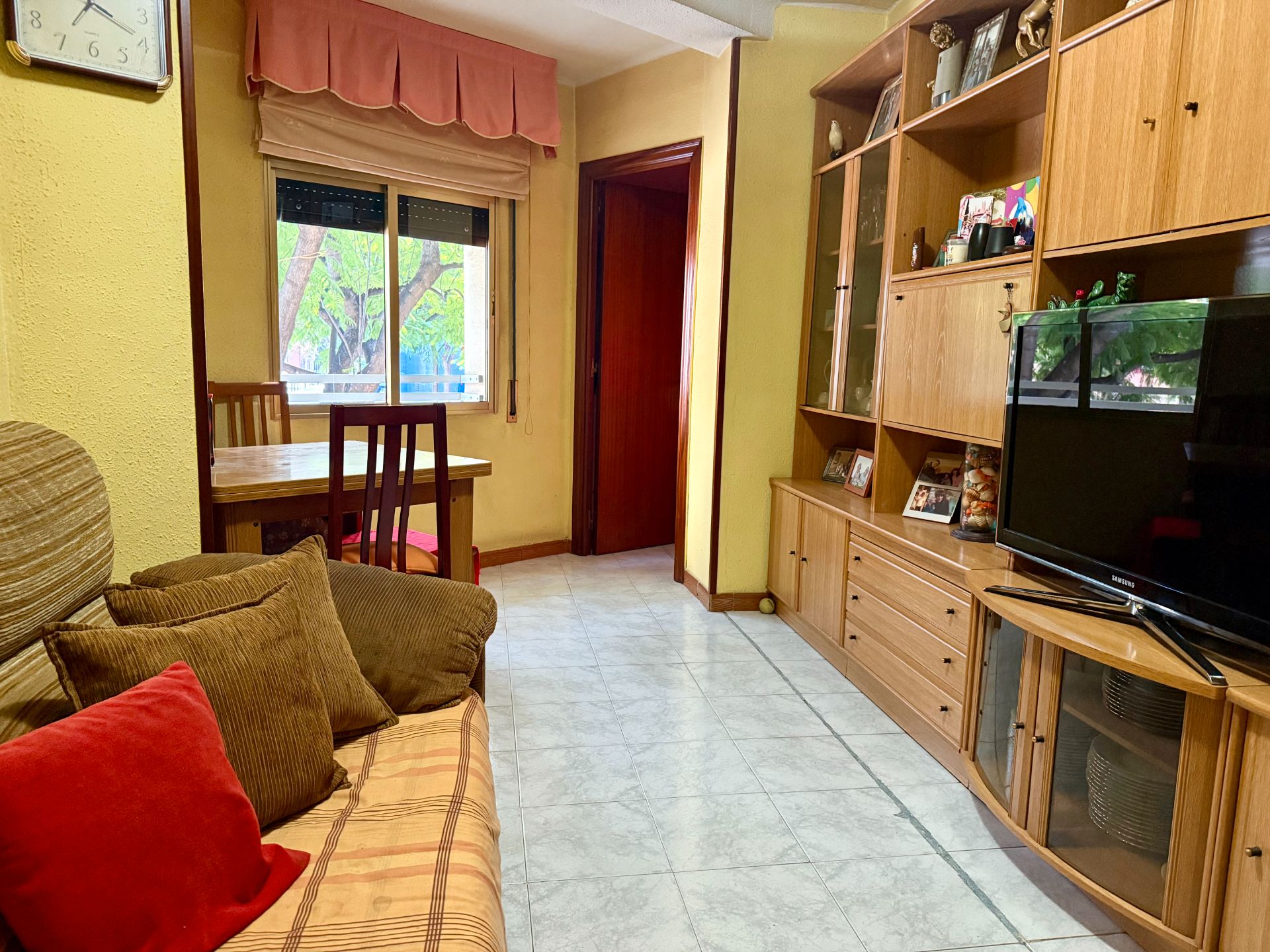 Sala d'estar de Pis en venda en Esplugues de Llobregat amb Calefacció