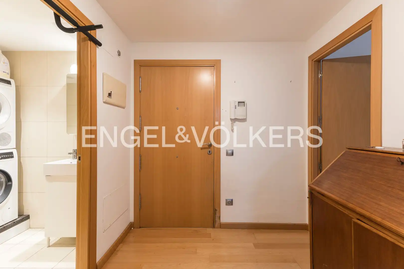 Flat for sale in Barcelona  with Air Conditioner, Heating and Parquet flooring