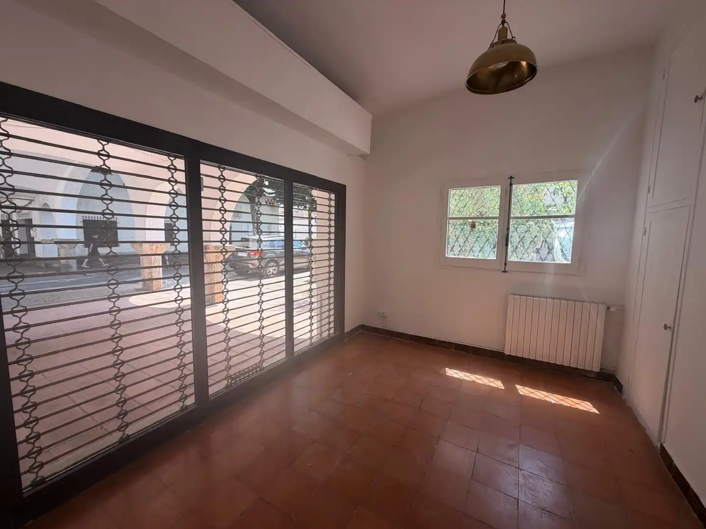 Einfamilien-Reihenhaus zur Miete in Girona mit Heizung und Terrasse