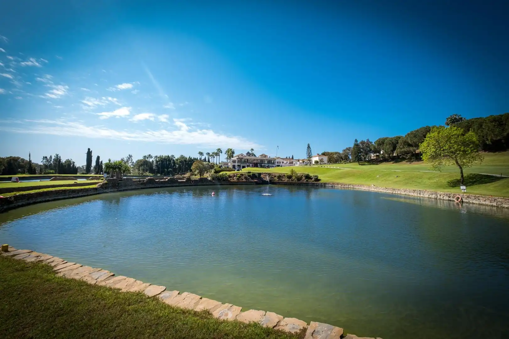 Vista exterior de Casa o chalet en venta en Marbella con Aire acondicionado, Calefacción y Terraza