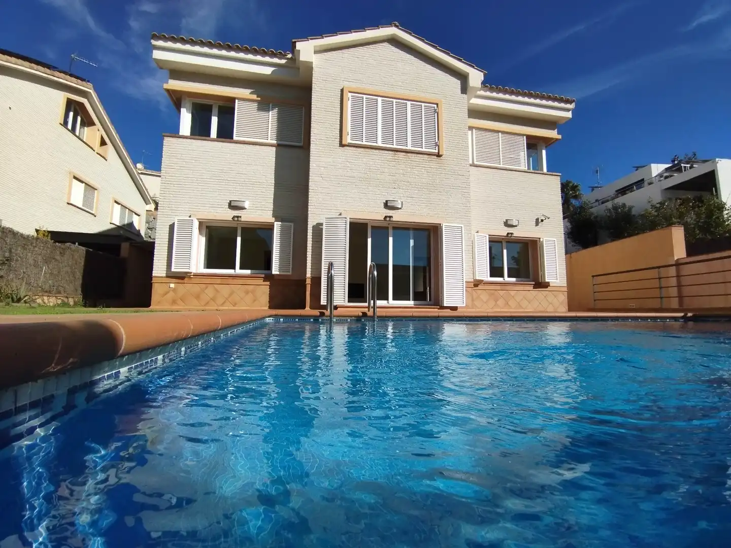 Piscina de Casa o xalet en venda en Vilassar de Dalt amb Aire condicionat, Calefacció i Jardí privat