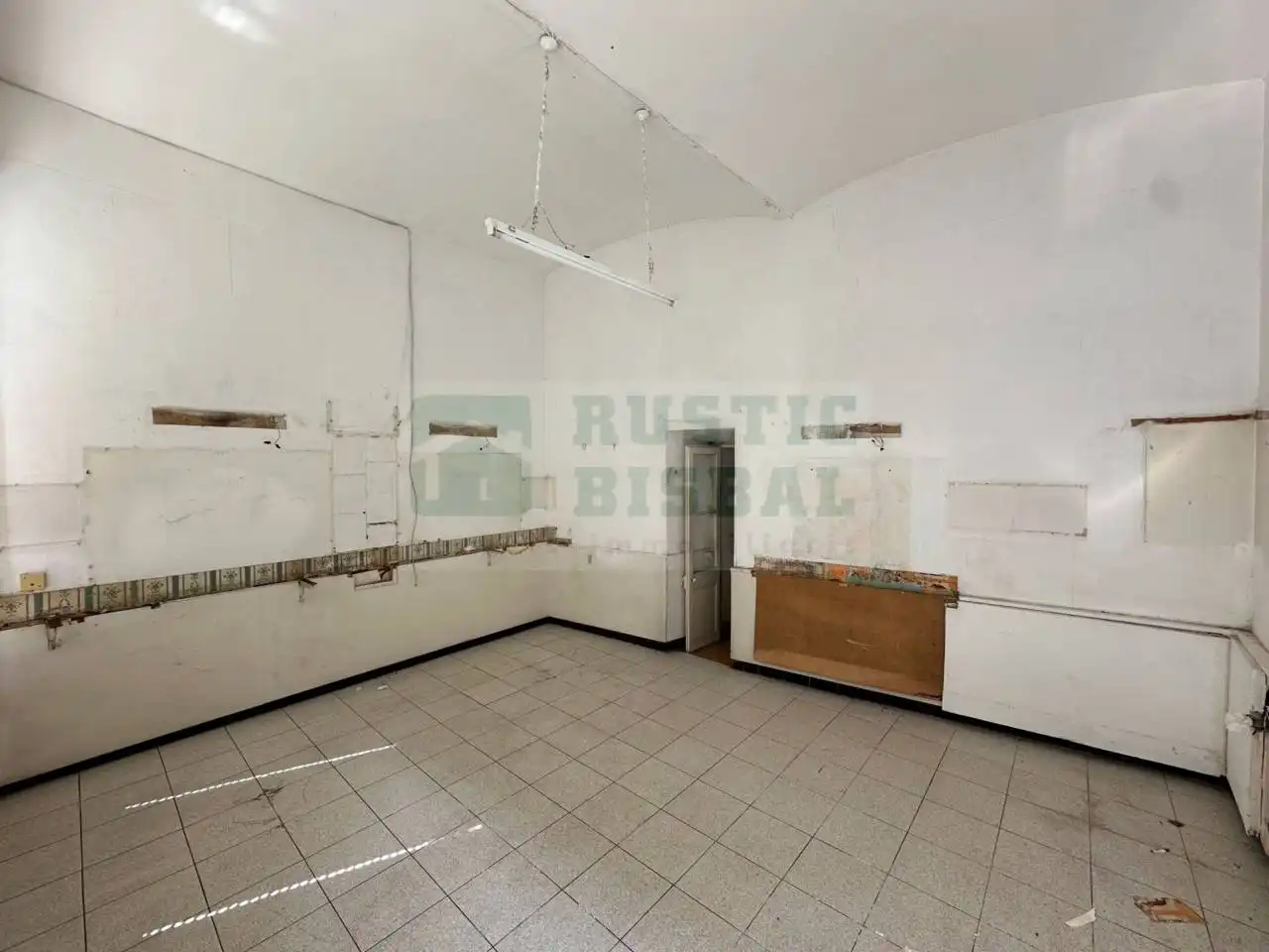 Local comercial de lloguer a La Bisbal d'Empordà, imagen 3