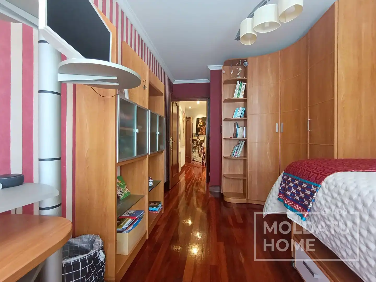 Piso en venta en Irun  con Calefacción, Terraza y Trastero