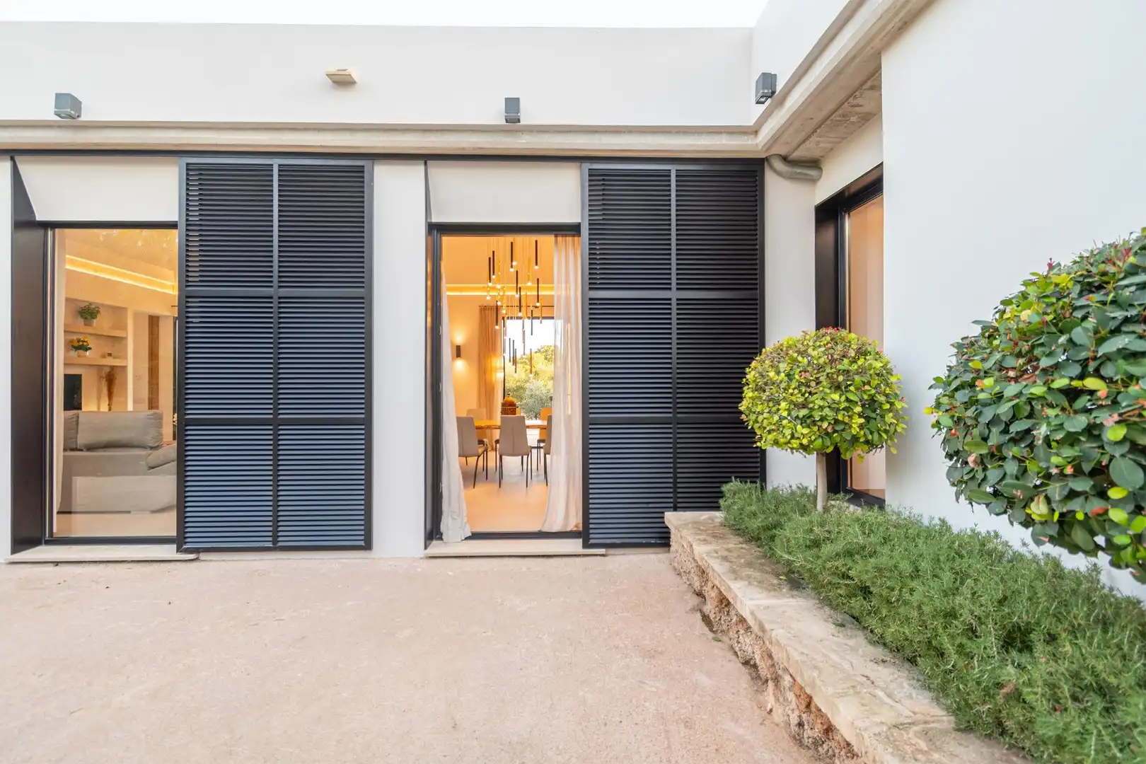 Vista exterior de Casa o xalet en venda en Porreres amb Aire condicionat, Jardí privat i Terrassa