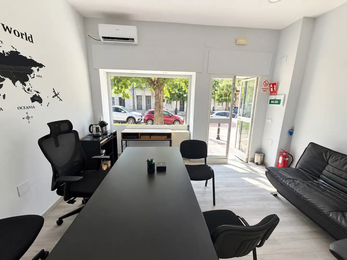 Local comercial en alquiler en Calle los Cármenes, imagen 7