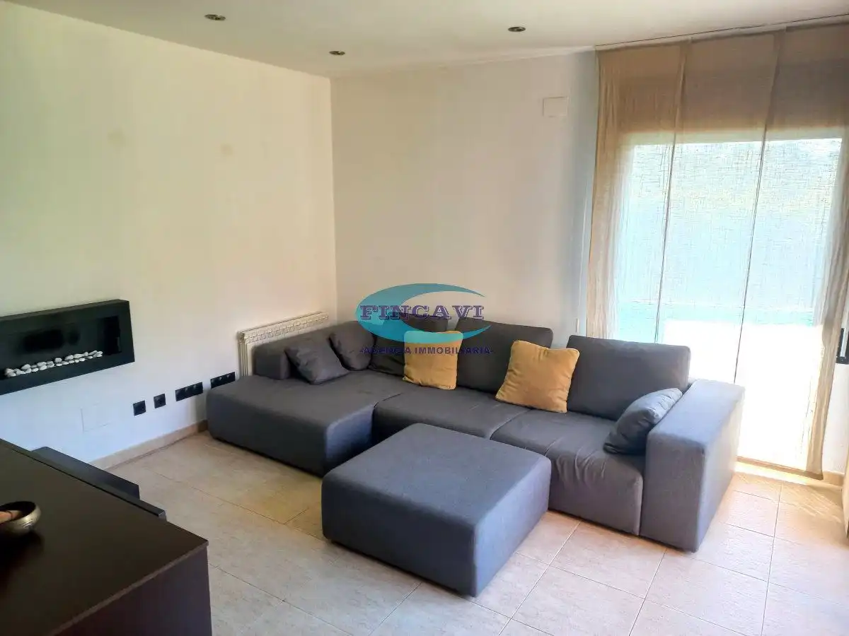 Sala de estar de Casa o chalet en venta en L'Ametlla del Vallès con Calefacción y Piscina