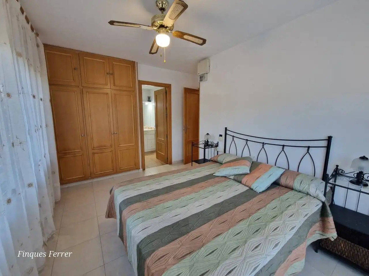 Habitación de Piso de alquiler en Cubelles con Aire acondicionado, Calefacción y Jardín privado
