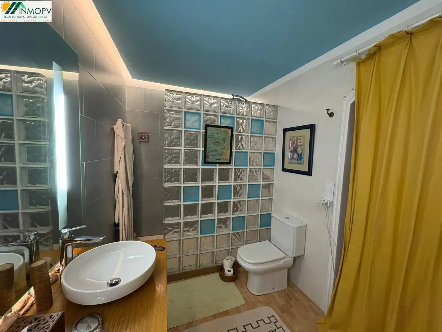 Baño de Casa adosada en venta en Vinaròs con Calefacción, Jardín privado y Terraza