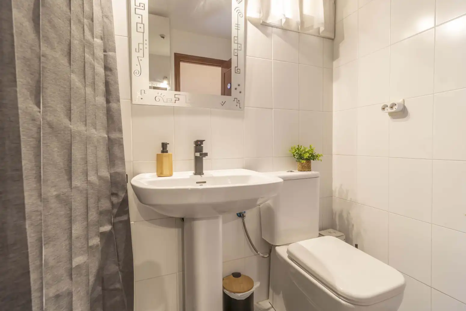 Baño de Piso en venta en Sevilla con Aire acondicionado y Terraza