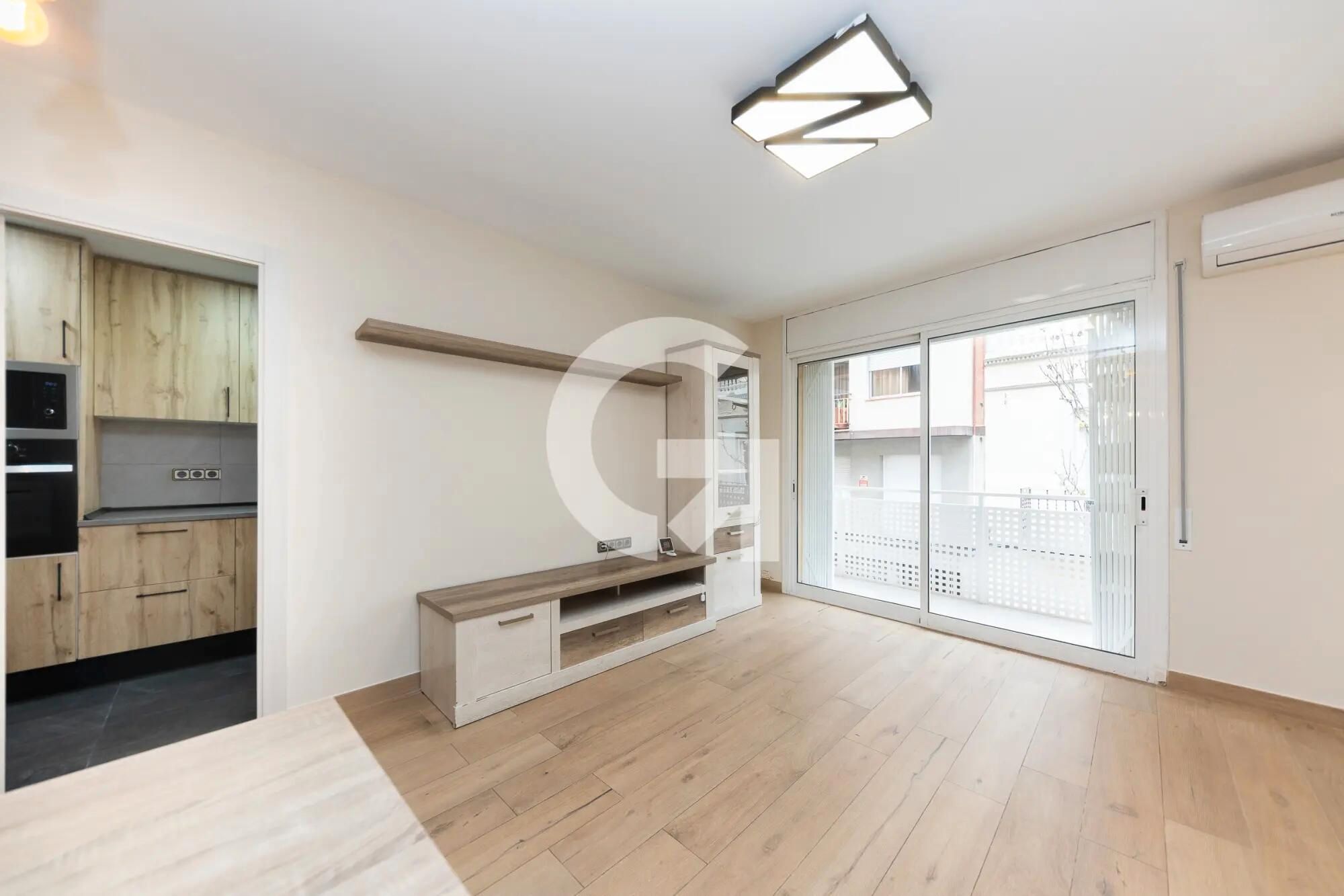 Bedroom of Flat for sale in L'Hospitalet de Llobregat  with Air Conditioner, Heating and Terrace