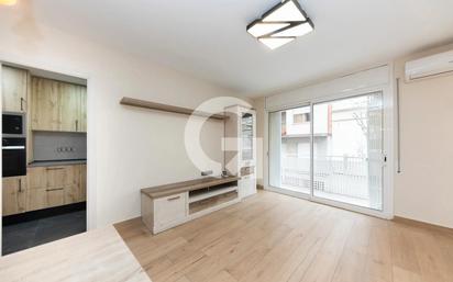 Bedroom of Flat for sale in L'Hospitalet de Llobregat  with Air Conditioner, Heating and Terrace