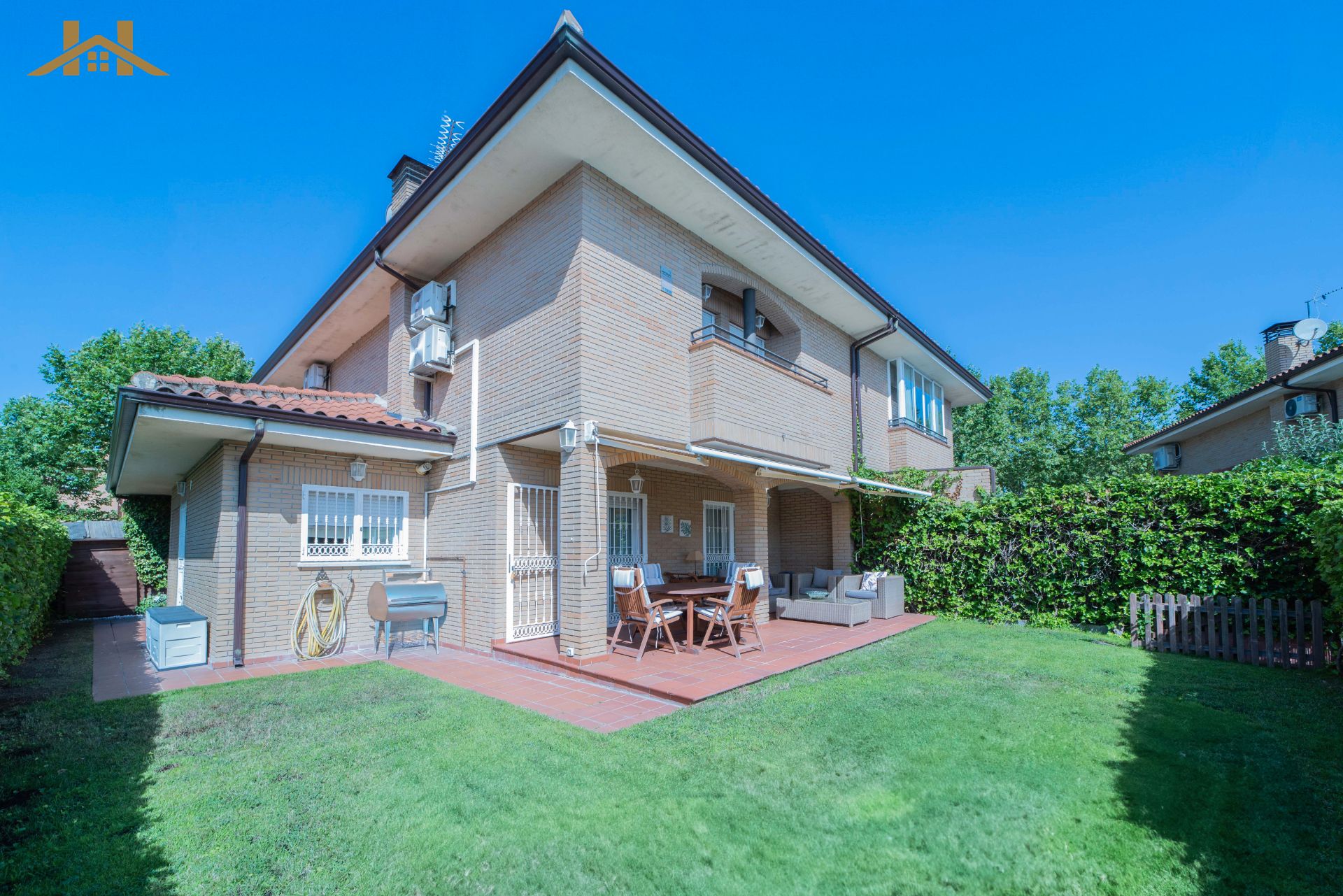 Garden of House or chalet for sale in Sevilla la Nueva  with Air Conditioner, Heating and Private garden