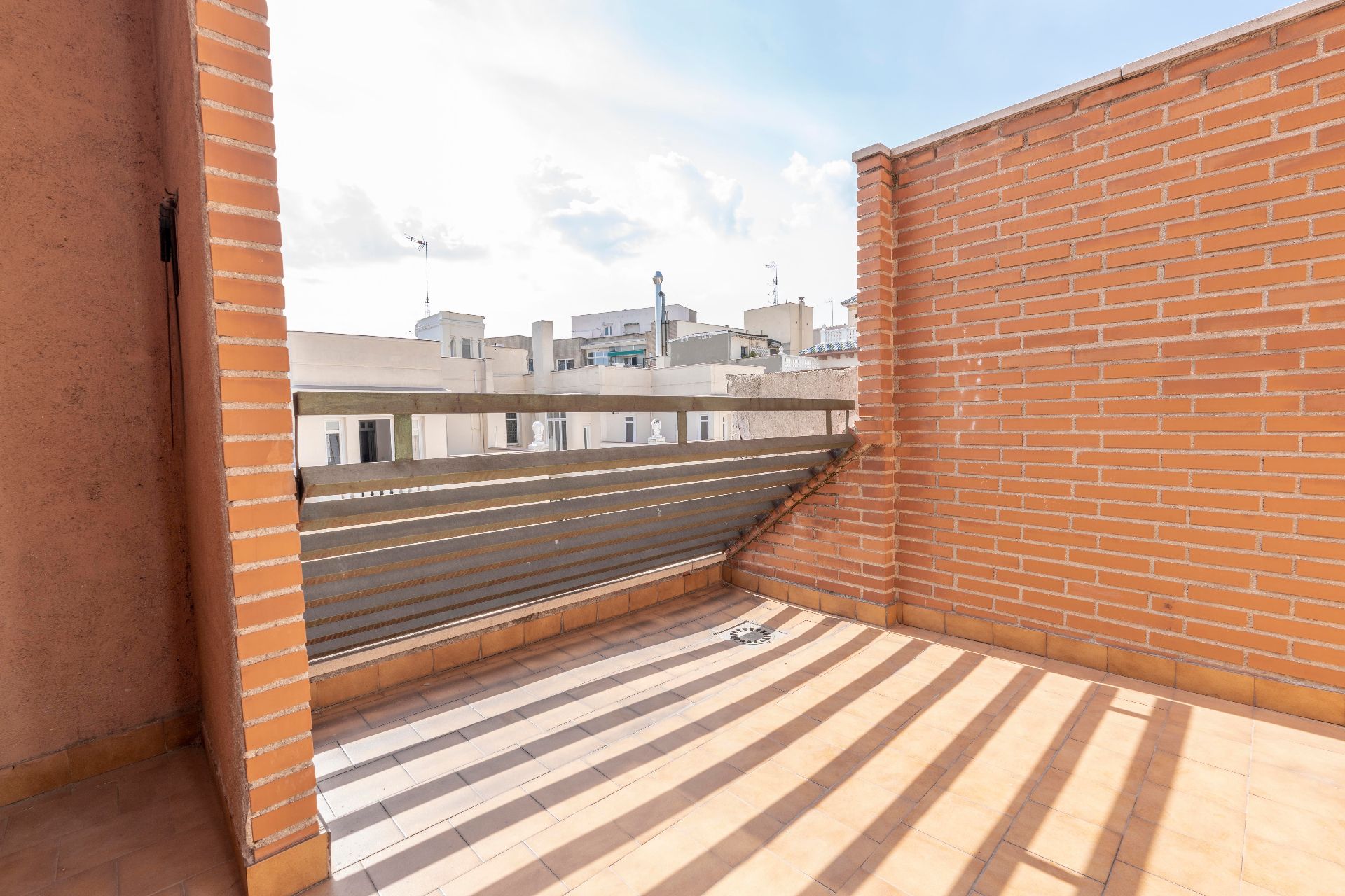 Terrace of Duplex to rent in  Madrid Capital  with Air Conditioner, Heating and Parquet flooring
