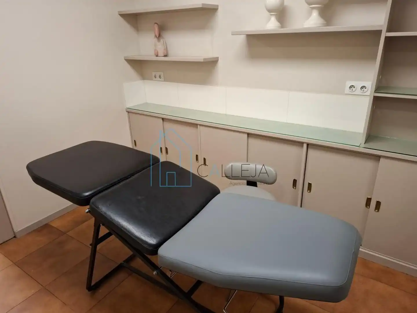 Bedroom of Office for rent in A Ponte