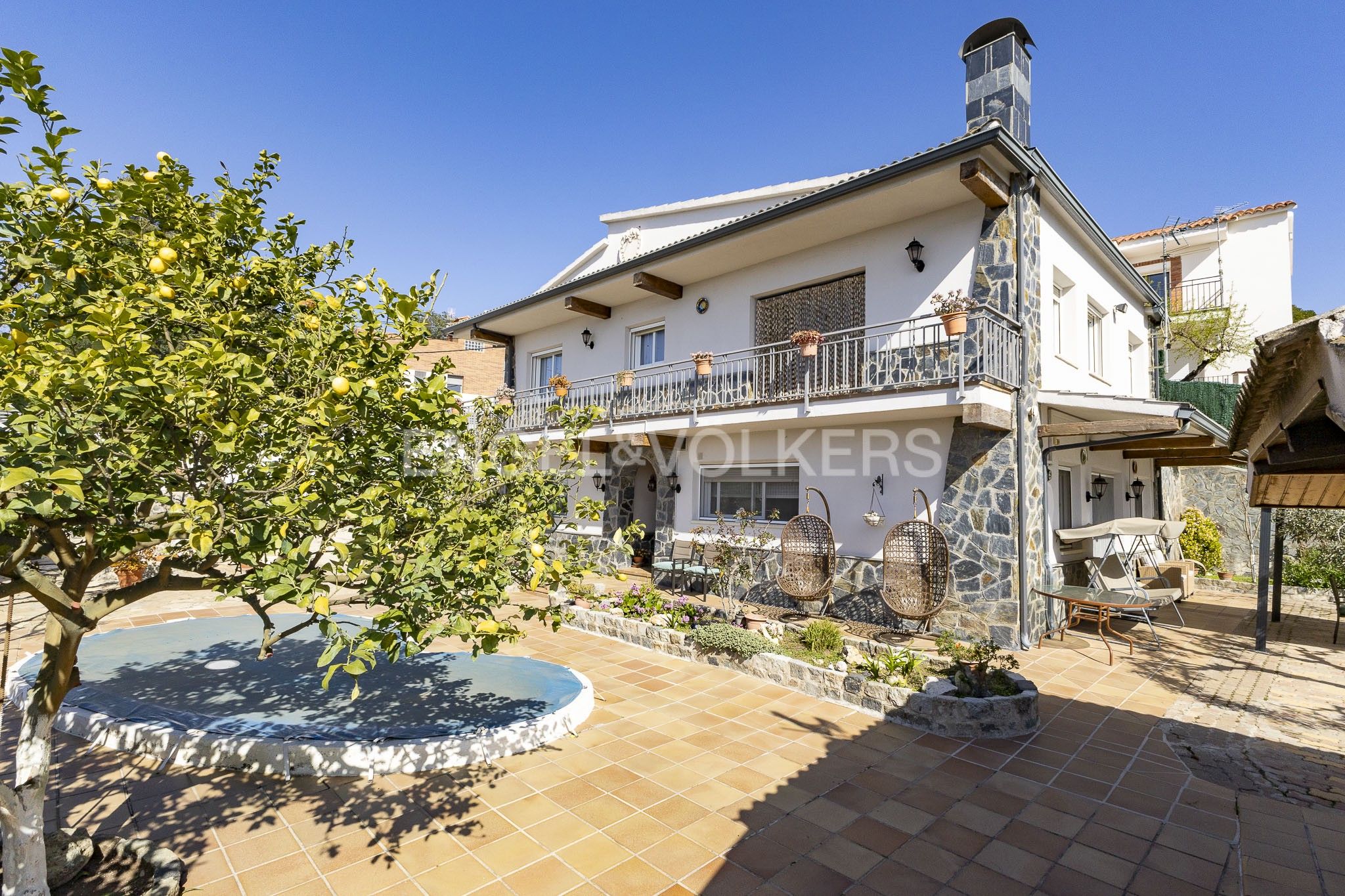 Exterior view of House or chalet for sale in Terrassa  with Air Conditioner, Heating and Private garden