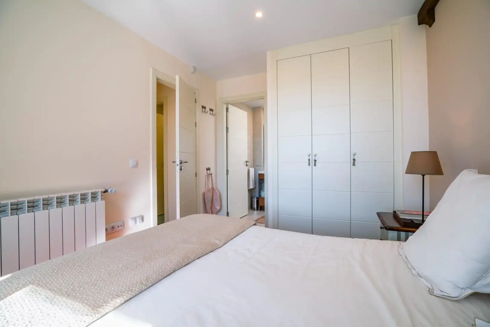 Habitación de Dúplex en venta en Sabiñánigo con Calefacción, Terraza y Trastero