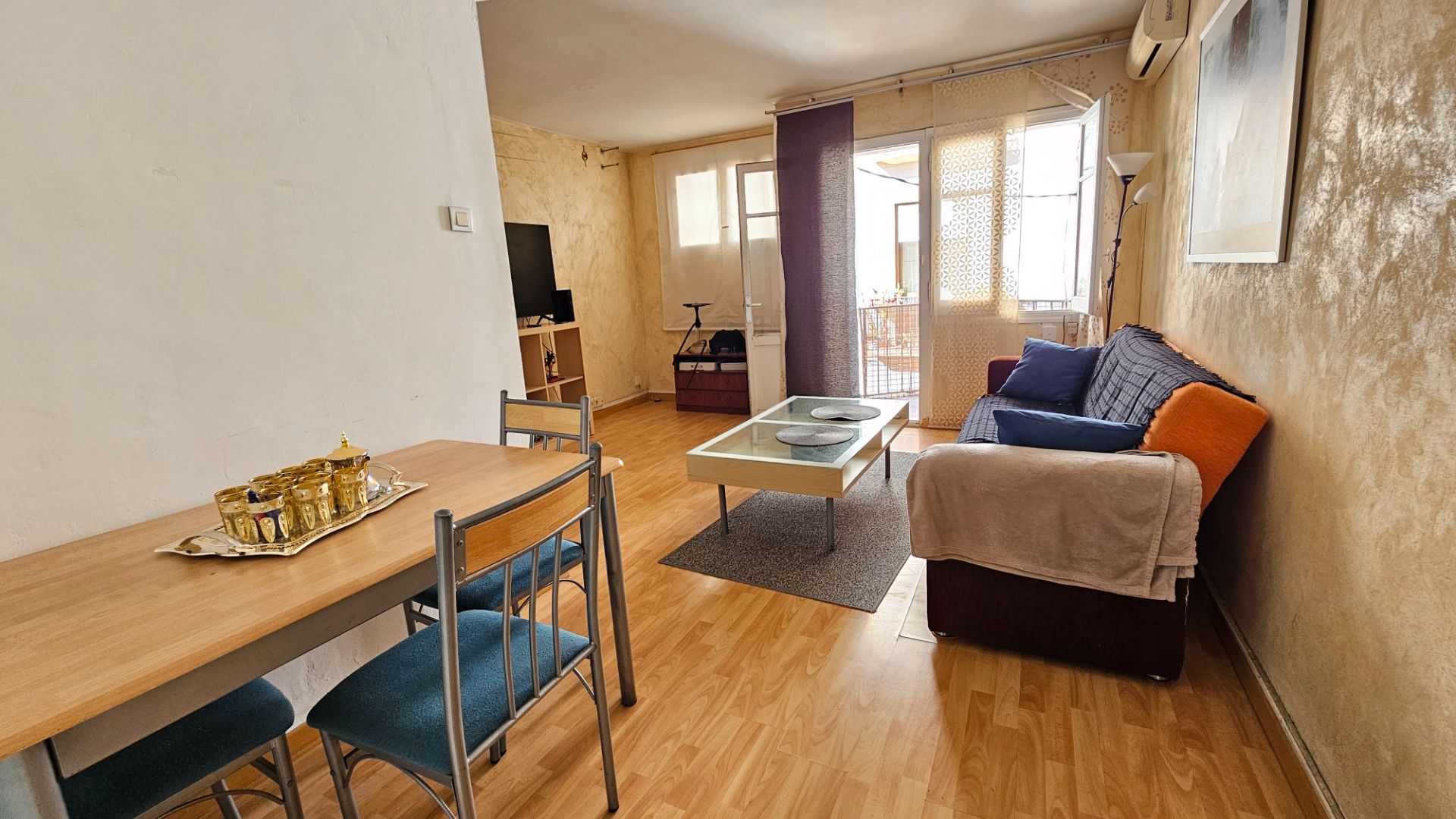 Living room of Flat for sale in  Tarragona Capital  with Air Conditioner, Parquet flooring and Terrace