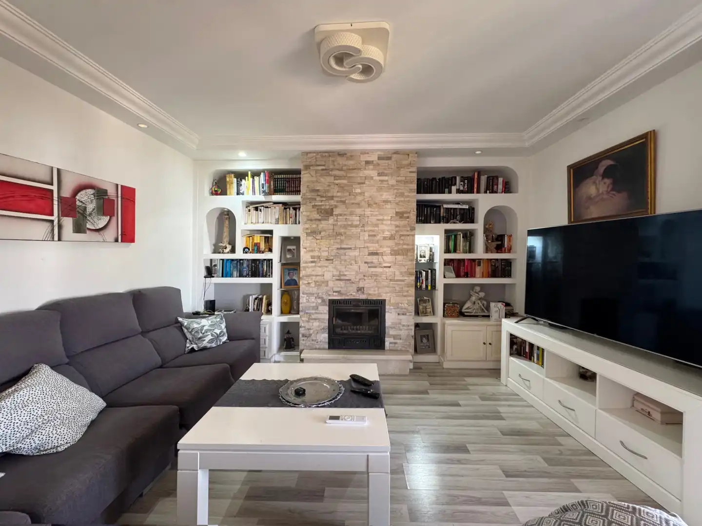 Sala d'estar de Casa adosada en venda en Alhaurín de la Torre amb Aire condicionat, Jardí privat i Parquet