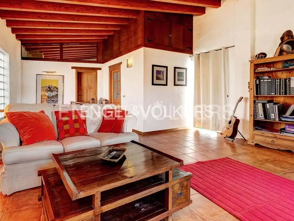 Houses for sale in Charco del Pino