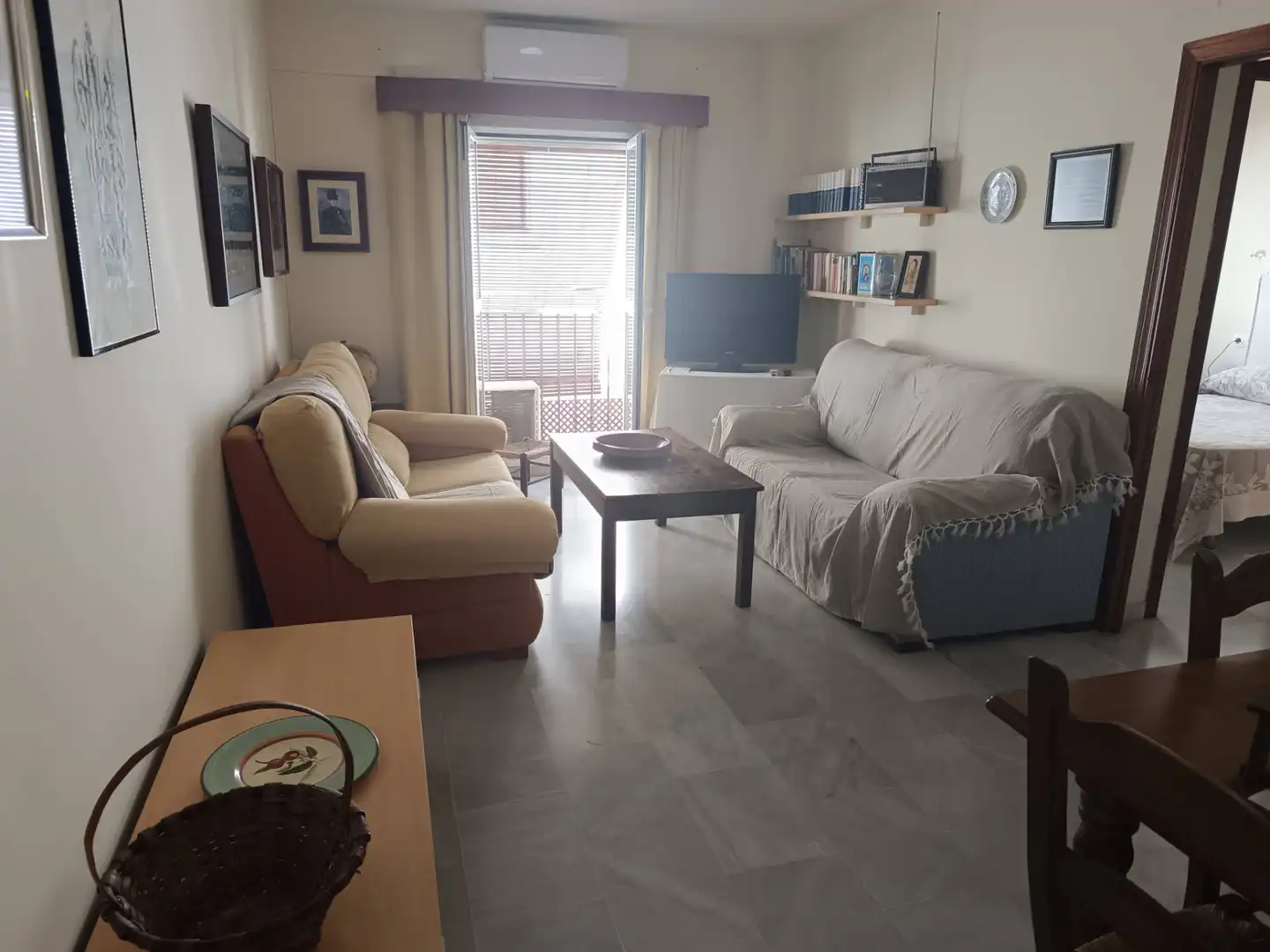 Sala de estar de Piso en venta en Sanlúcar de Barrameda con Trastero y Amueblado