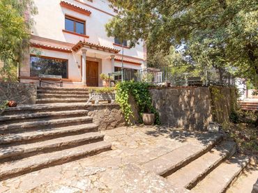 Casa amb piscina en venda a Vacarisses