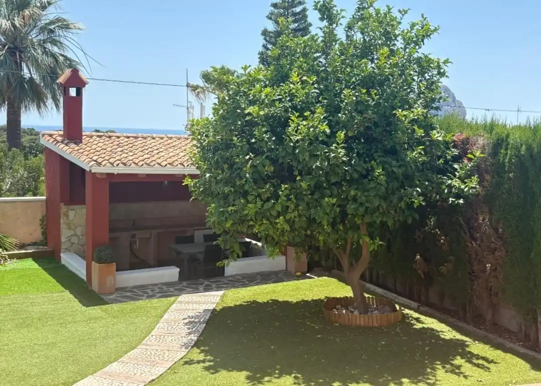 Garden of Houses for sale in Calpe / Calp  with Air Conditioner, Heating and Private garden