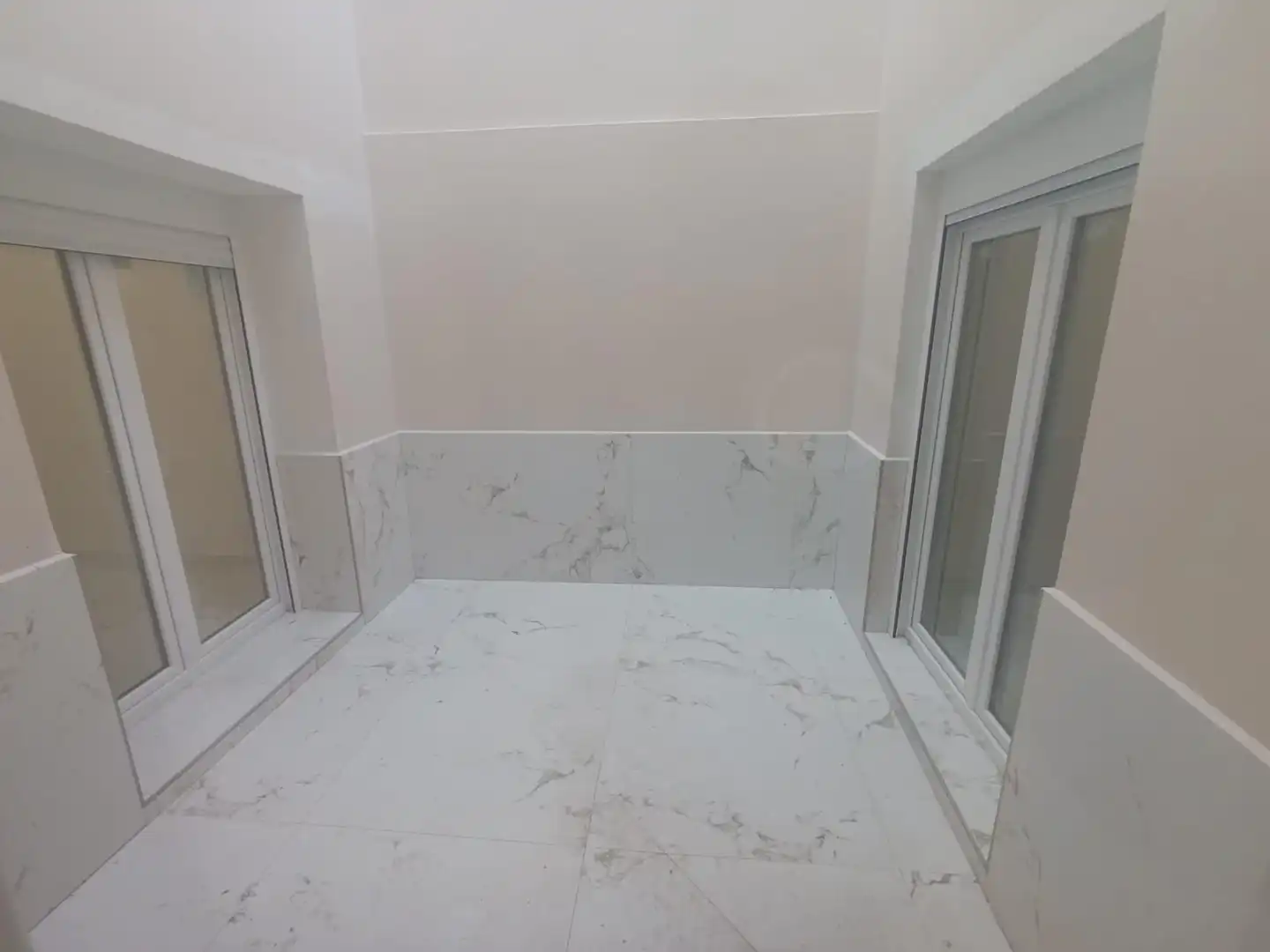 Bany de Planta baixa en venda en Elche / Elx amb Aire condicionat i Terrassa