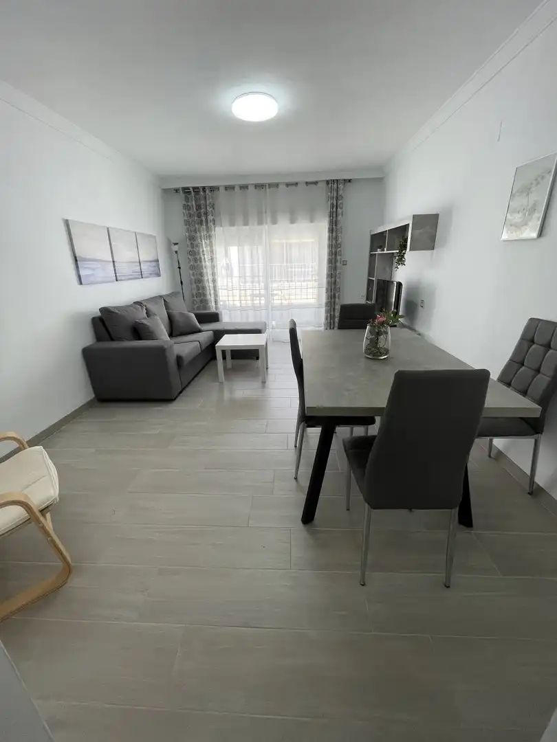 Sala de estar de Piso en venta en Salobreña con Aire acondicionado, Amueblado y Balcón