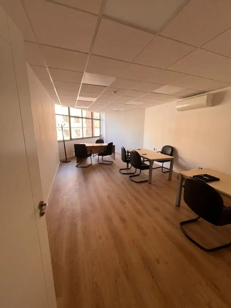 Büro zur Miete in Cáceres mit Klimaanlage und Möbliert