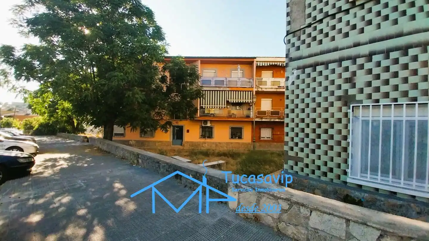 Vista exterior de Planta baja en venta en La Adrada 