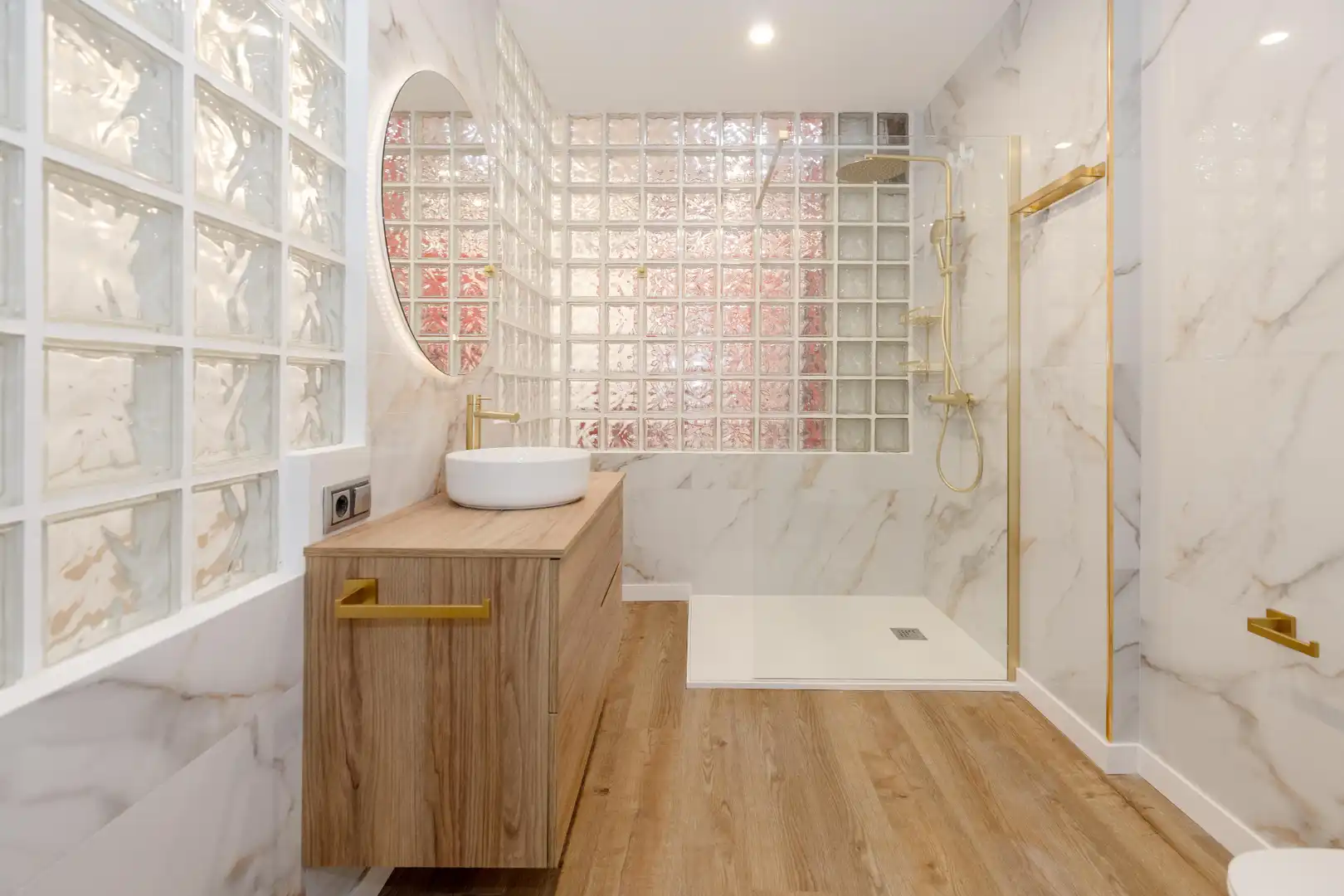 Badezimmer von Wohnungen zum Verkauf in Málaga mit Klimaanlage, Heizung und Internet