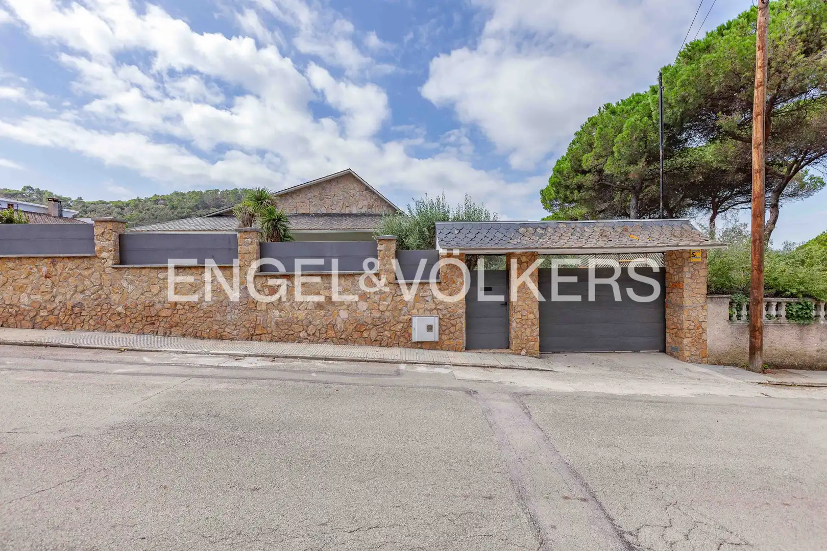 Vista exterior de Casa o chalet de alquiler en Llinars del Vallès con Aire acondicionado, Calefacción y Jardín privado