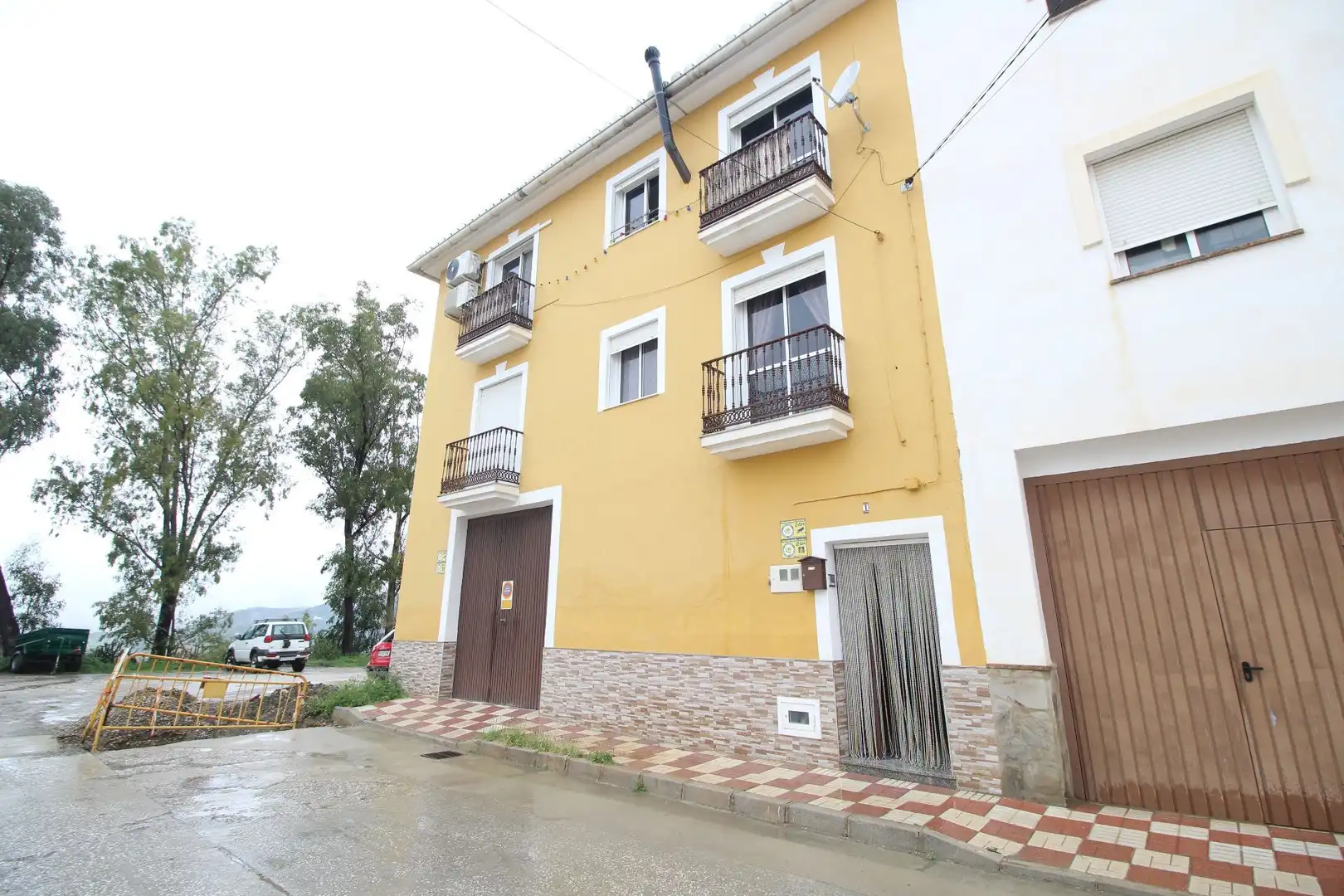 Außenansicht von Maisonette zum Verkauf in Alozaina mit Klimaanlage und Möbliert