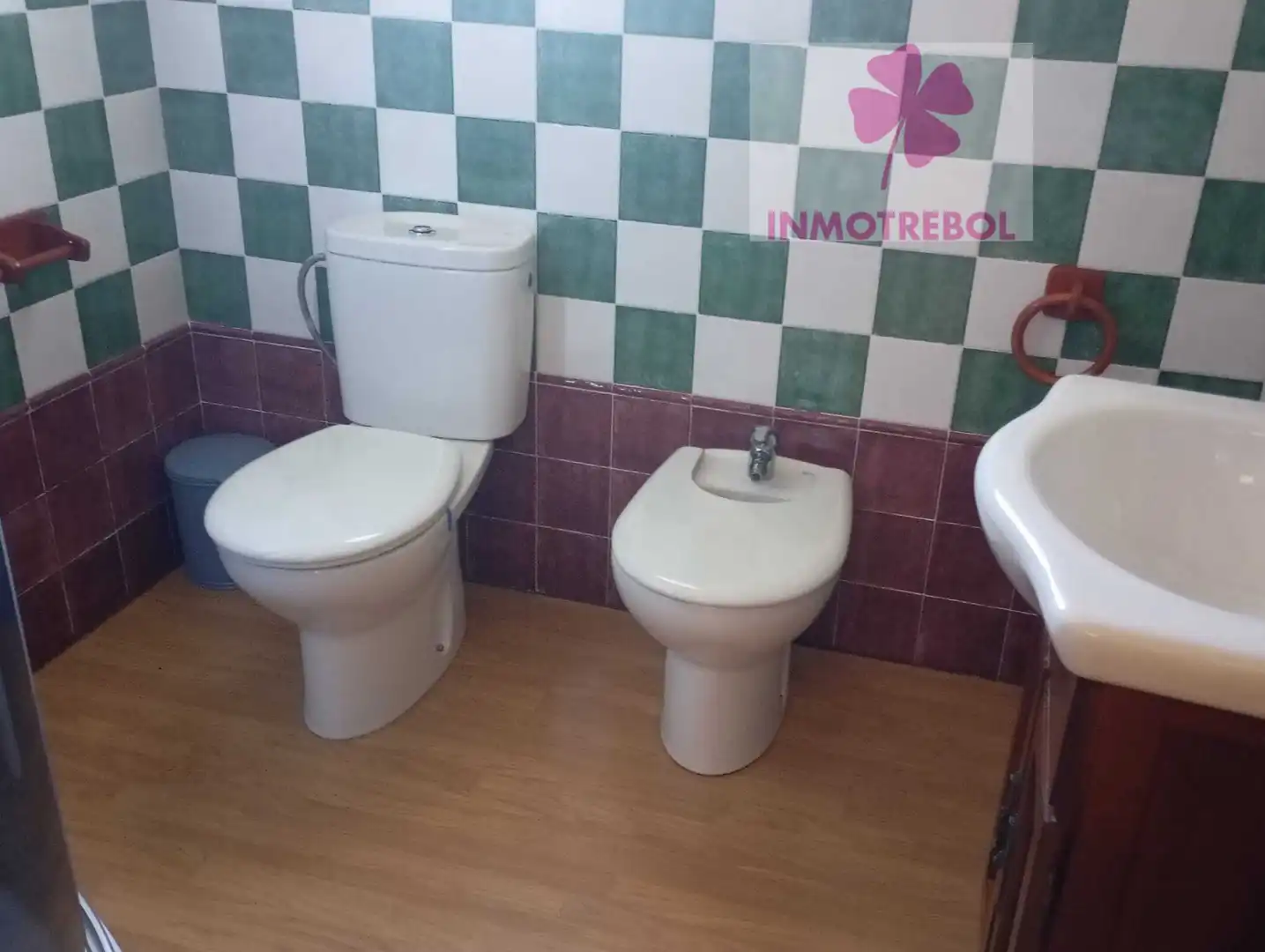 Bany de Casa o xalet en venda en Carrión de los Céspedes amb Jardí privat, Parquet i Piscina