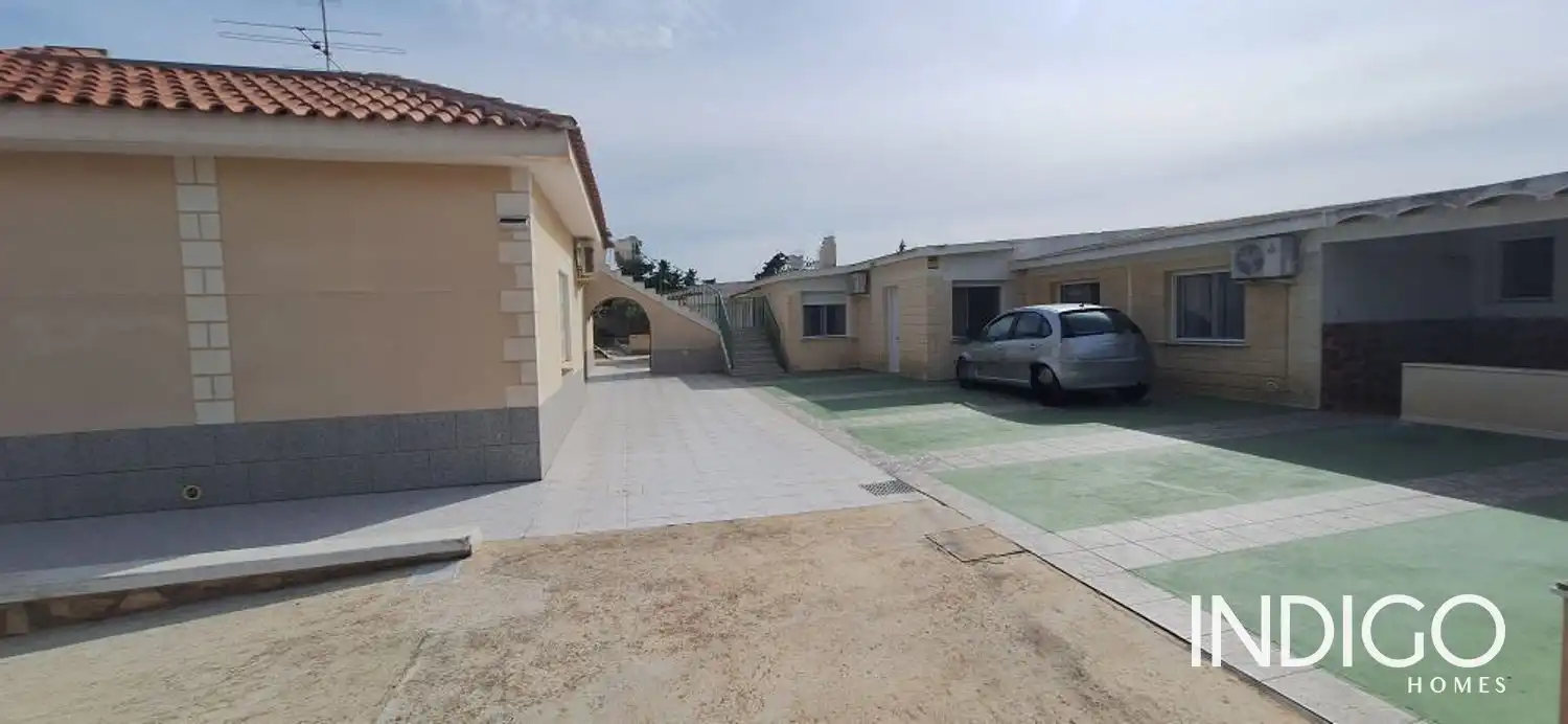 Vista exterior de Casa o chalet en venta en Elche / Elx con Aire acondicionado, Calefacción y Terraza