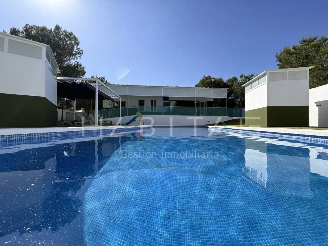 Schwimmbecken von Country house zum Verkauf in Pilar de la Horadada mit Klimaanlage, Privatgarten und Terrasse