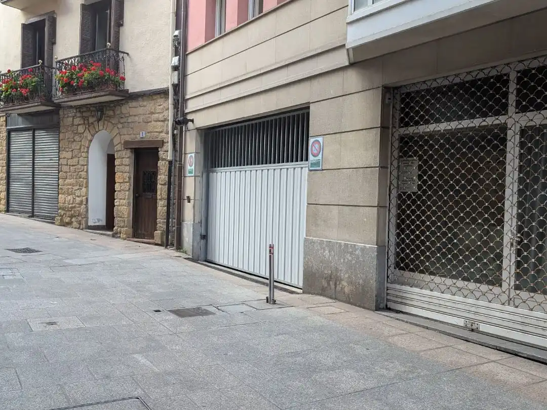 Parkplatz von Garage zur Miete in Zarautz