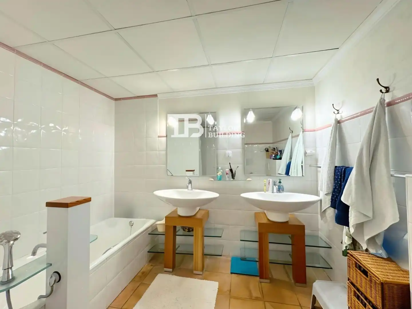 Bathroom of Flat for sale in Calvià  with Air Conditioner, Heating and Terrace
