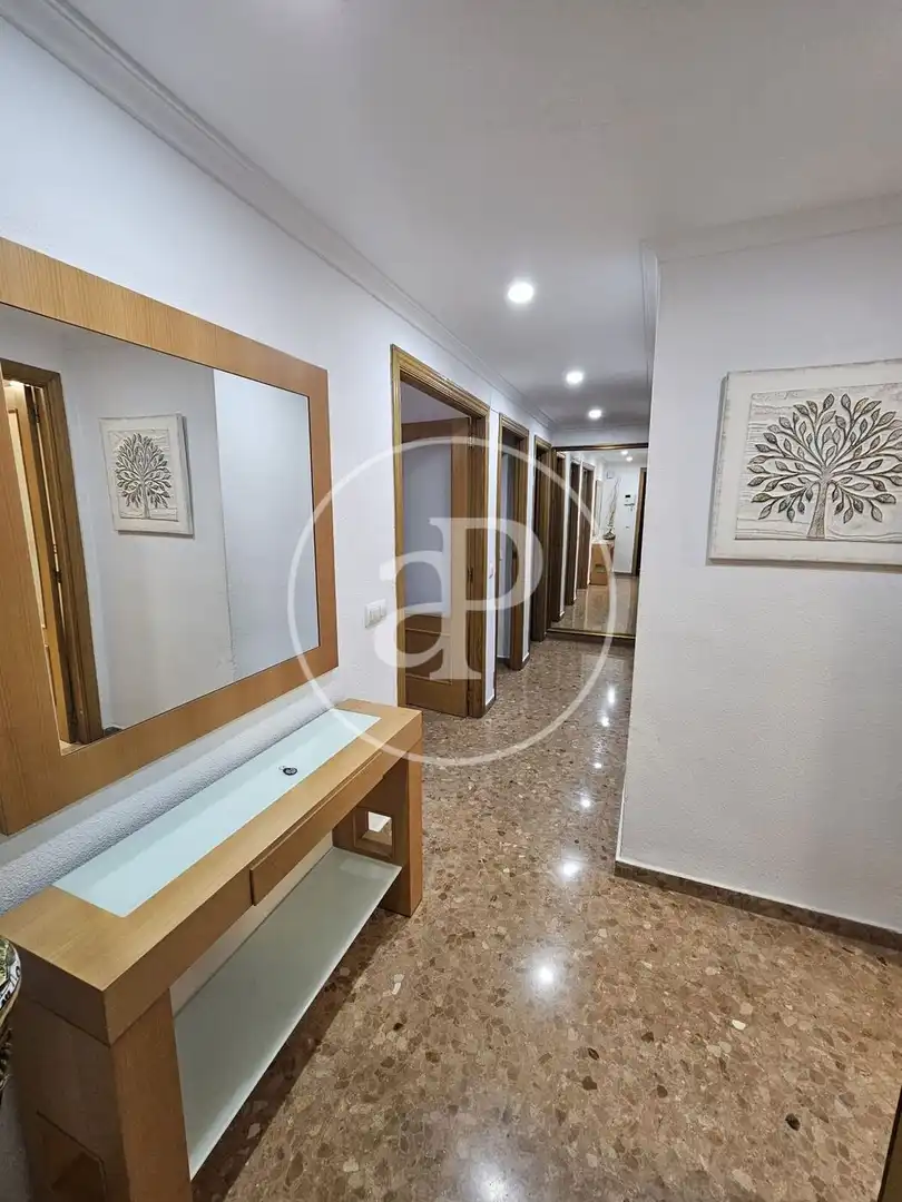 Piso de alquiler en Sagunto / Sagunt con Amueblado, Balcón y Piscina comunitaria