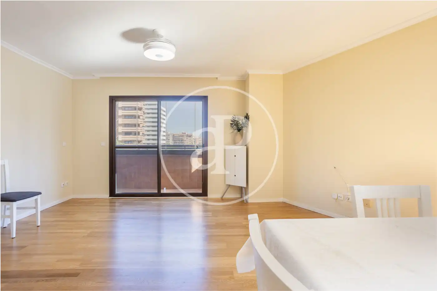 Schlafzimmer von Wohnung zur Miete in Valencia mit Klimaanlage, Heizung und Privatgarten