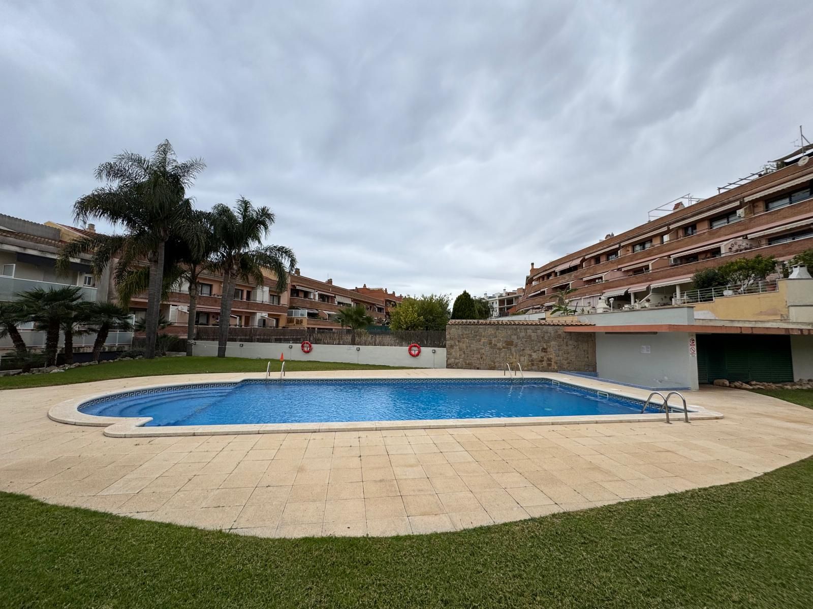 Piscina de Pis en venda en Cubelles amb Calefacció, Piscina i Forn