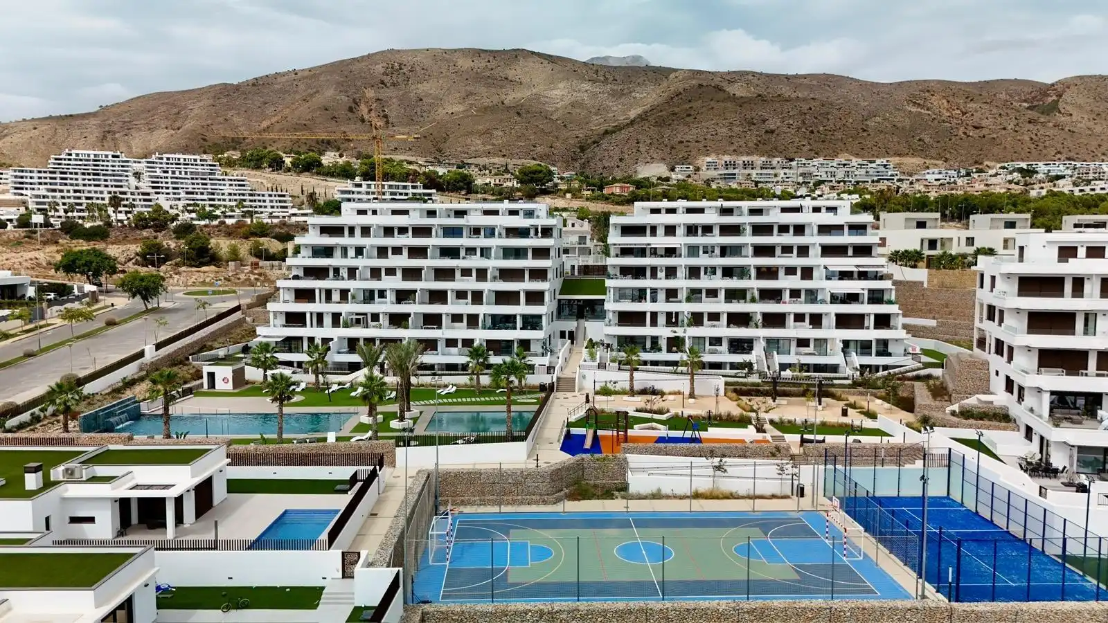Vista exterior de Apartament de lloguer en Finestrat amb Aire condicionat, Jardí privat i Terrassa