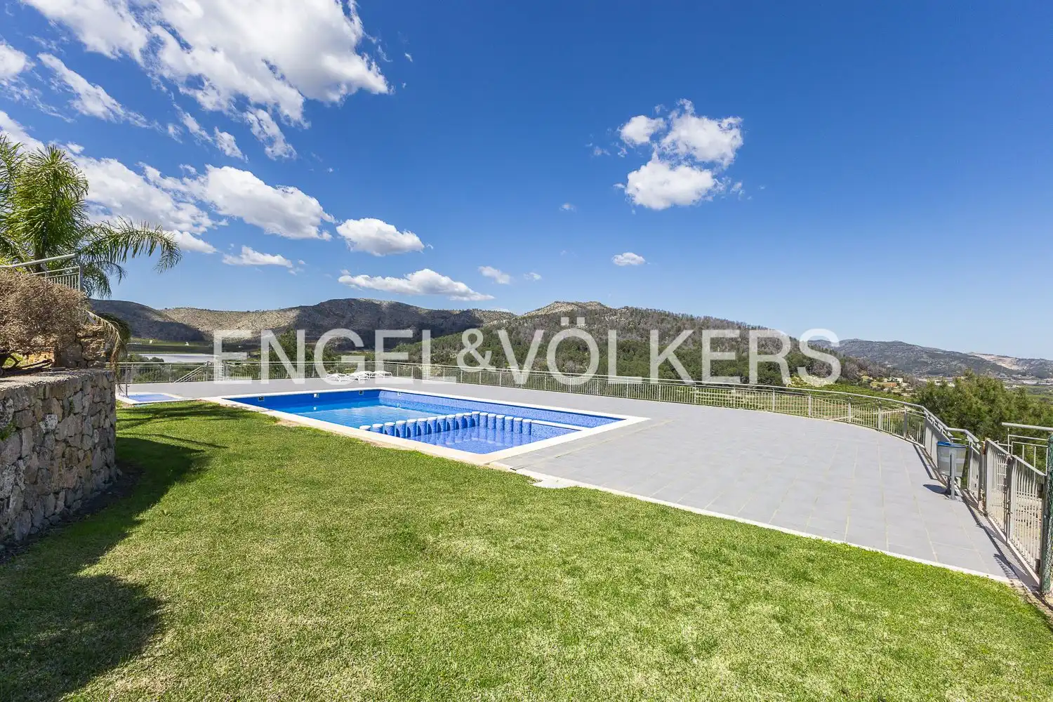 Swimming pool of Flat for sale in Ador  with Air Conditioner, Heating and Private garden