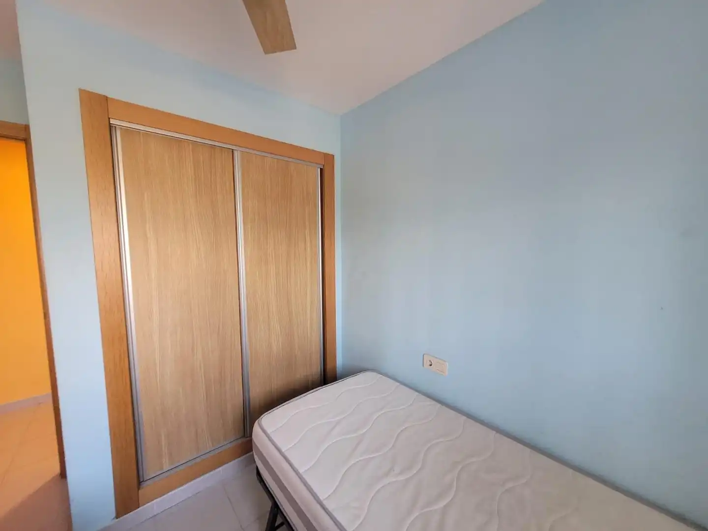 Habitación de Apartamento en venta en Alicante / Alacant con Jardín privado, Terraza y Amueblado