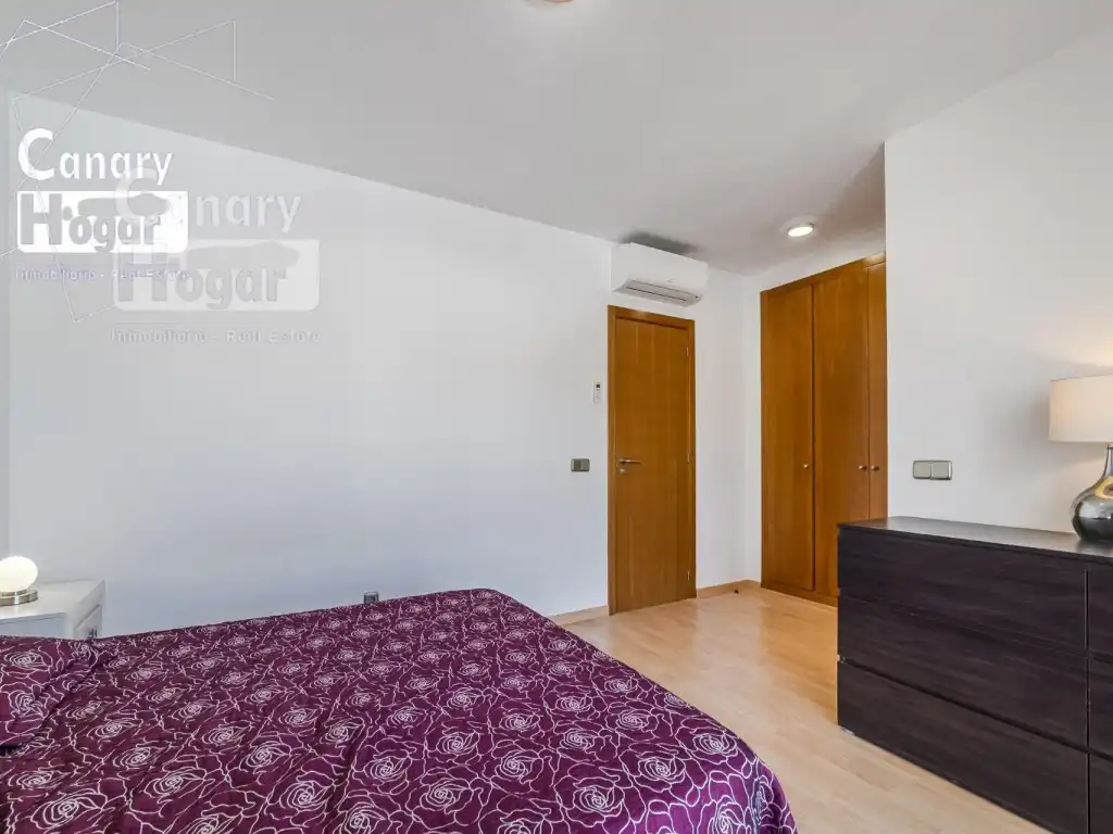 Dormitori de Casa o xalet de lloguer en Adeje amb Calefacció, Balcó i Piscina comunitària