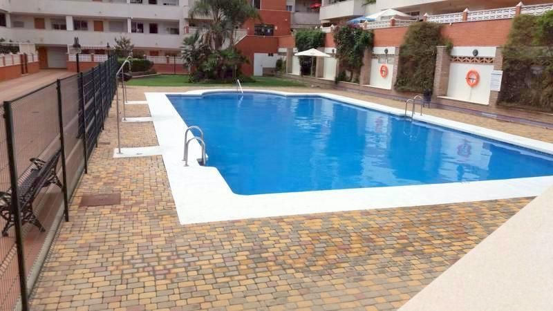 Piscina de Àtic de lloguer en Estepona amb Aire condicionat, Calefacció i Terrassa