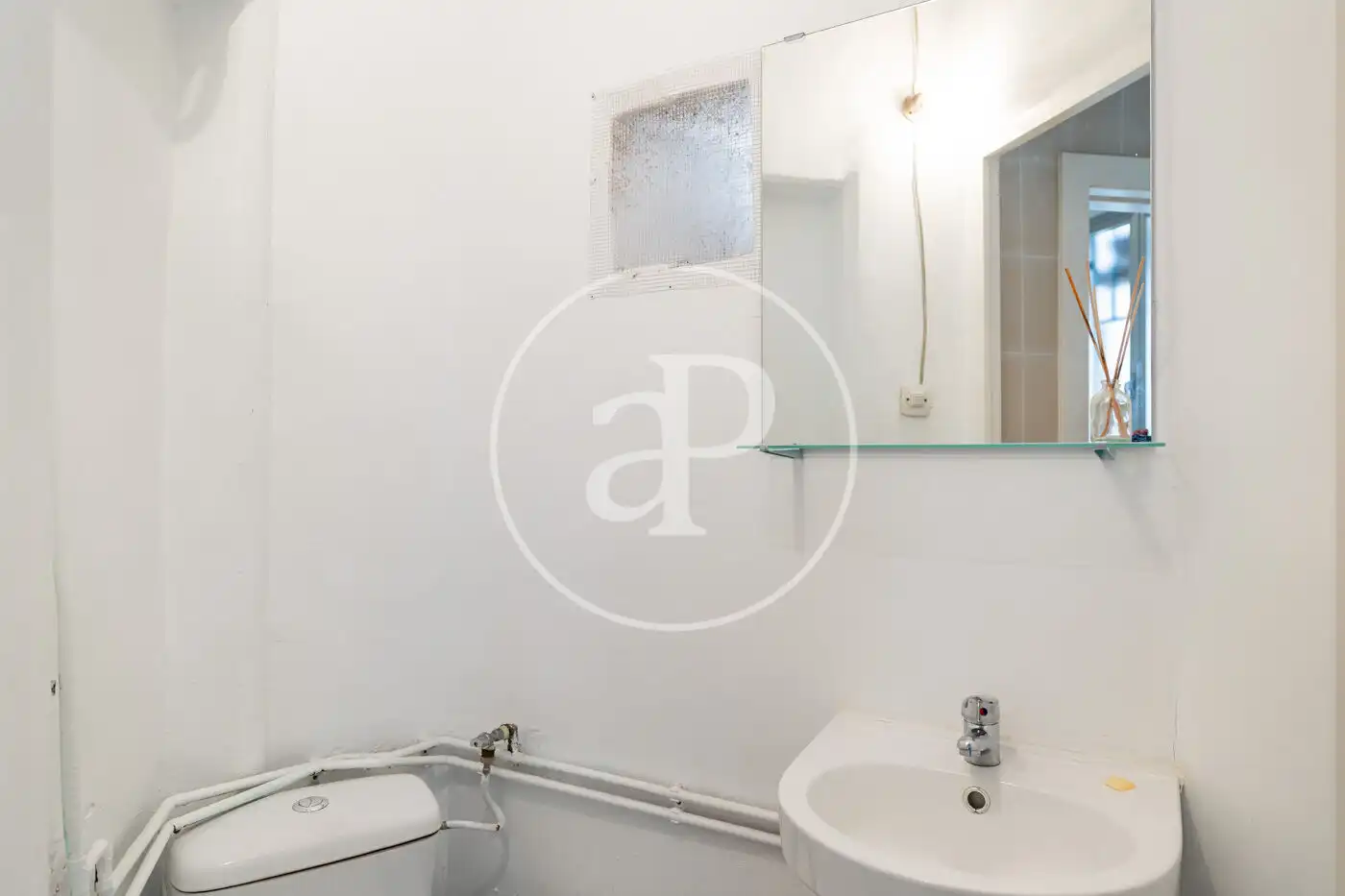Bathroom of Flat for sale in Barcelona  with Heating, Furnished and Balcony